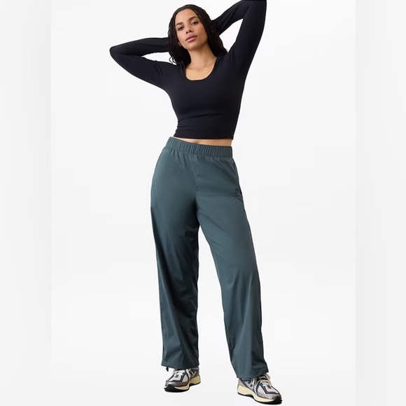 Athleta Womens XS Teal Green Windbreaker Adjustable Jogger Pants - Picture 1 of 8